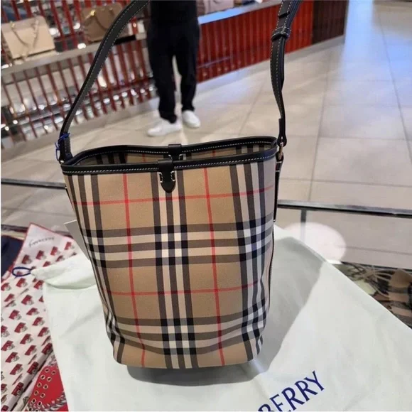 Burberry Checkered Tan and Black Shoulder Bag - Picture 2 of 8